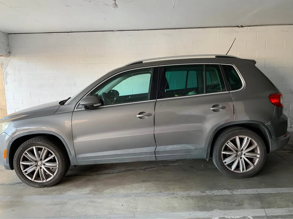2010 Volkswagen Tiguan - Image 3 of 6