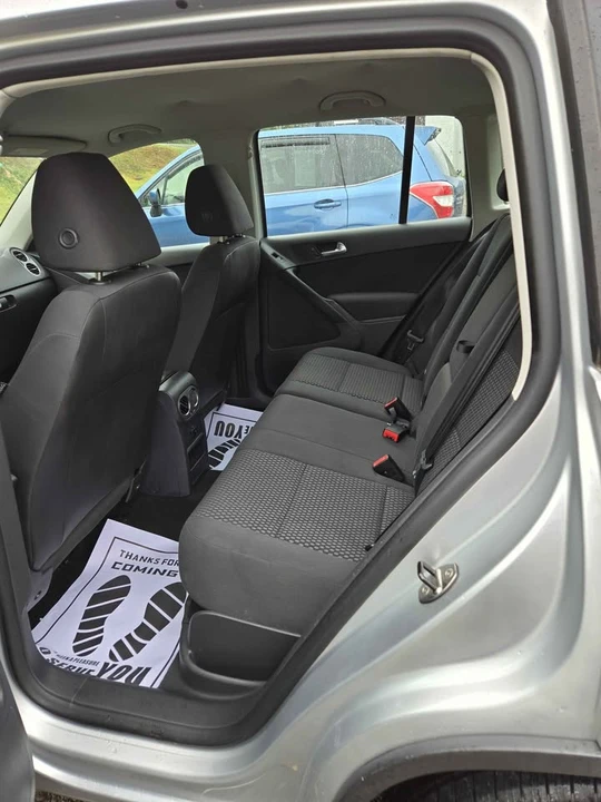2010 Volkswagen Tiguan - Image 8 of 16