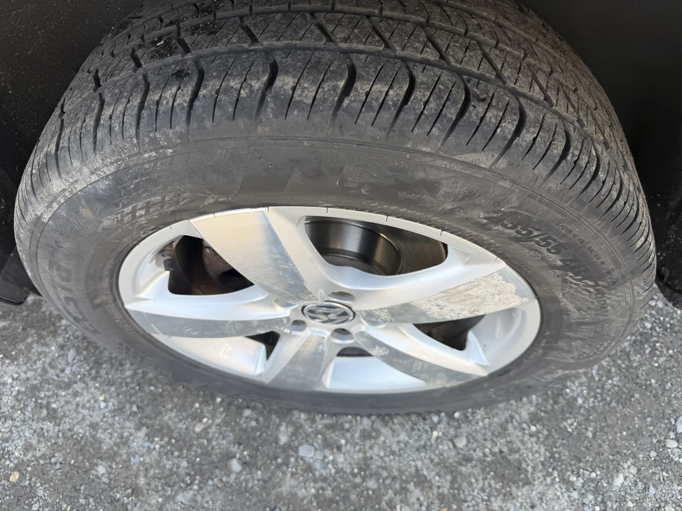 2010 Volkswagen Tiguan - Image 10 of 21