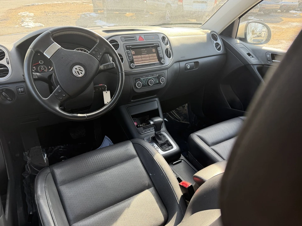 2010 Volkswagen Tiguan - Image 4 of 21