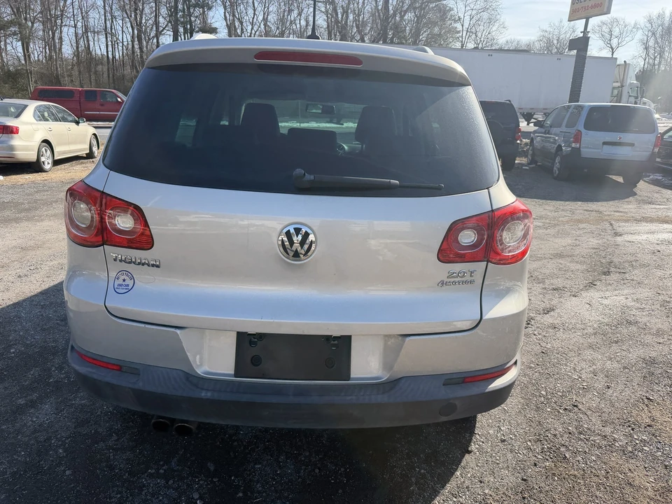 2010 Volkswagen Tiguan - Image 18 of 21