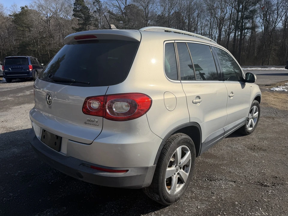 2010 Volkswagen Tiguan - Image 19 of 21