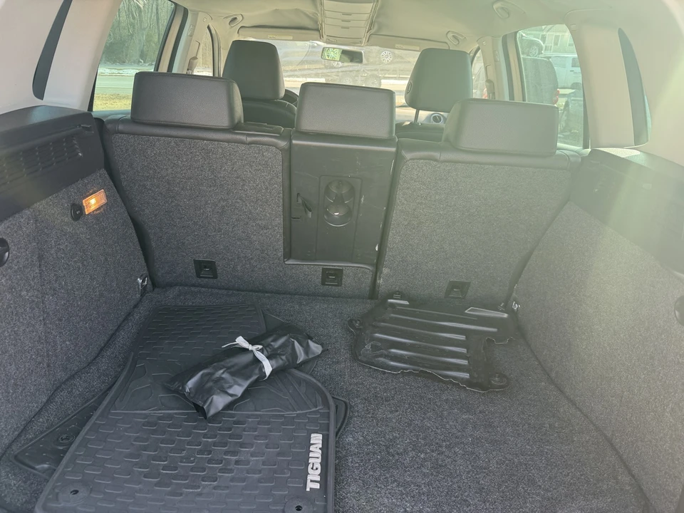 2010 Volkswagen Tiguan - Image 7 of 21