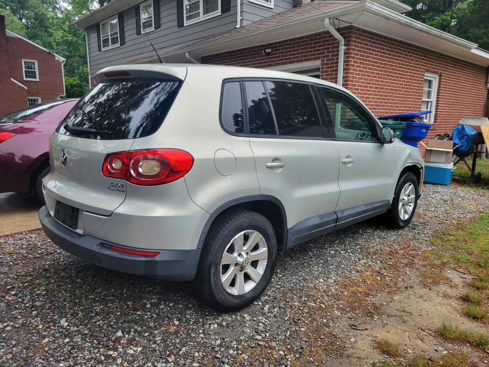 2010 Volkswagen Tiguan - Image 5 of 8
