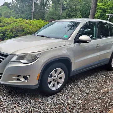 2010 Volkswagen Tiguan SE