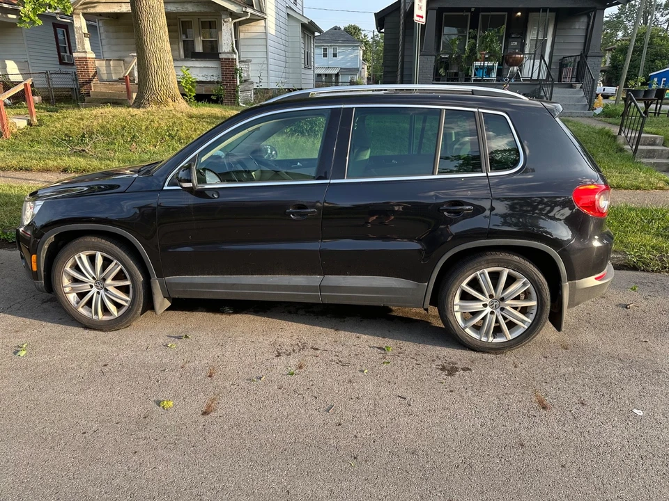 2010 Volkswagen Tiguan - Image 3 of 5