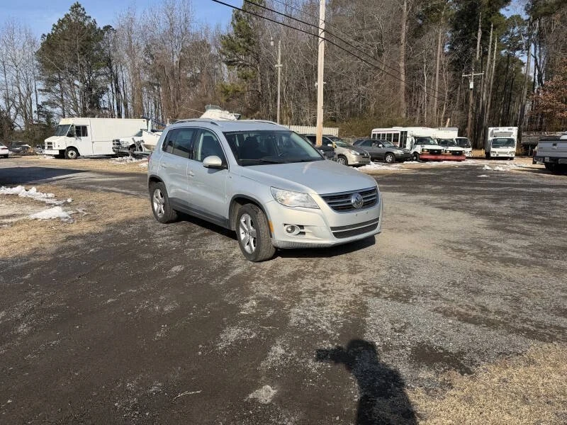 2010 Volkswagen Tiguan - Image 2 of 21