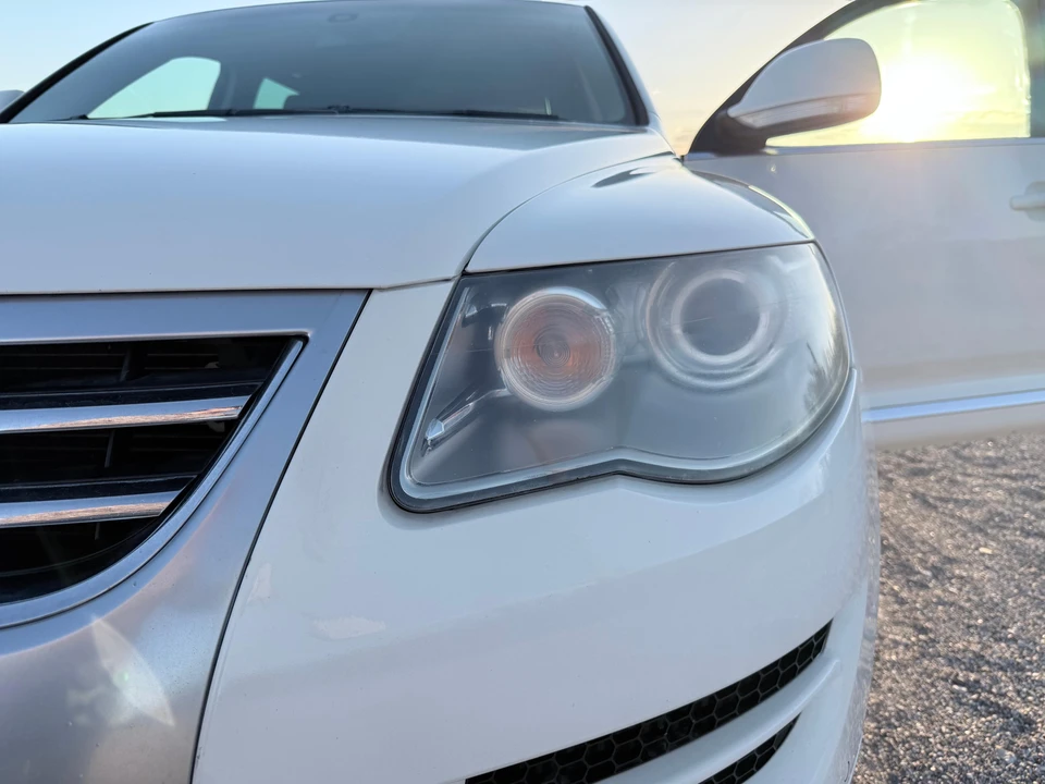 2010 Volkswagen Touareg - Image 22 of 31