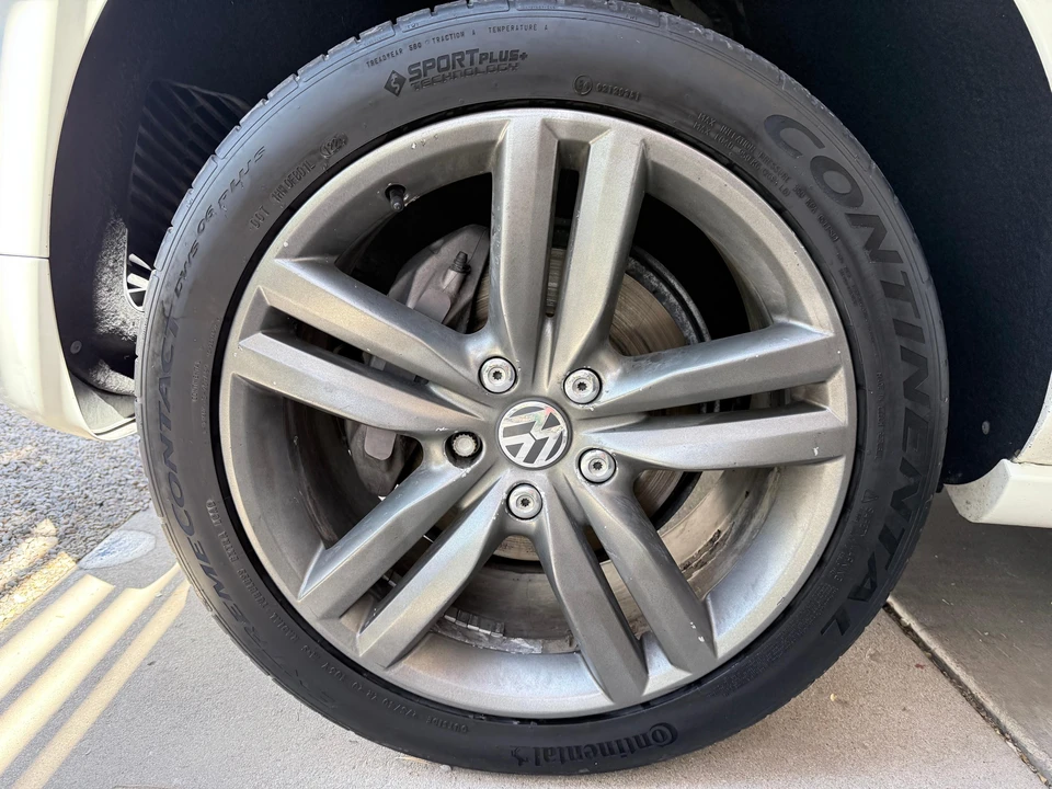2010 Volkswagen Touareg - Image 27 of 31