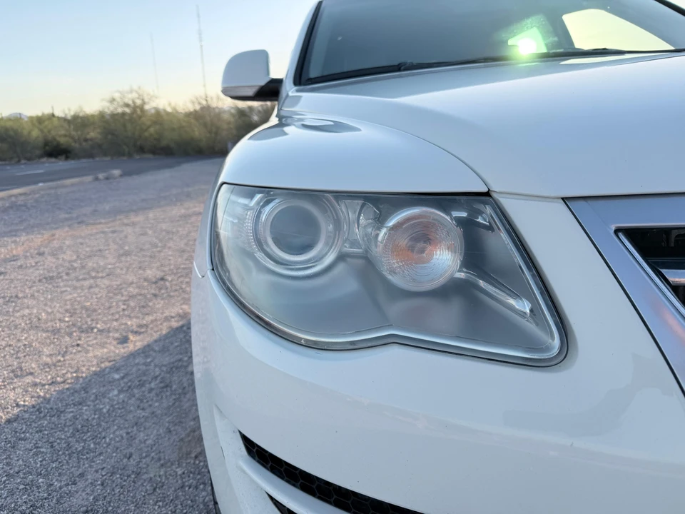 2010 Volkswagen Touareg - Image 18 of 31