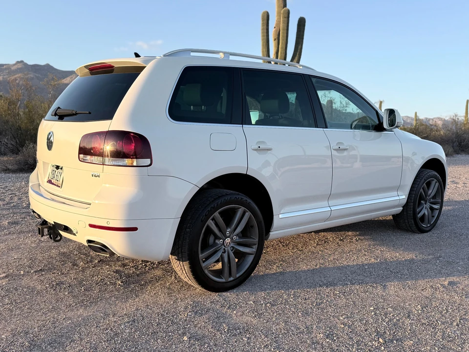 2010 Volkswagen Touareg - Image 13 of 31