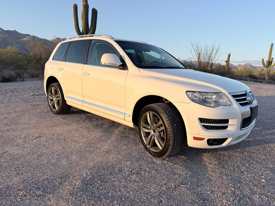 2010 Volkswagen Touareg - Image 16 of 31
