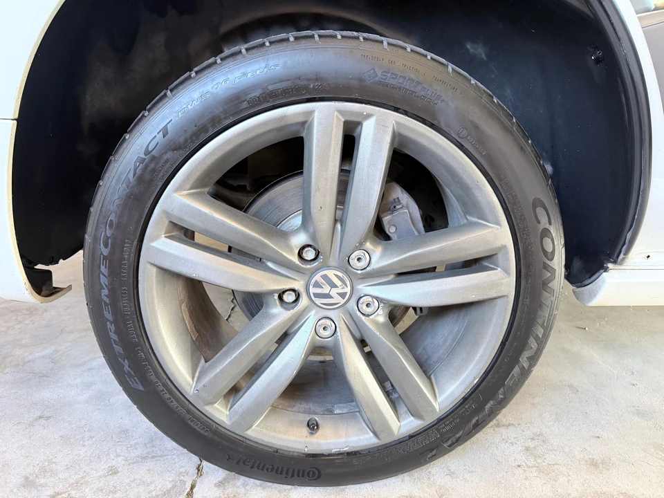 2010 Volkswagen Touareg - Image 29 of 31