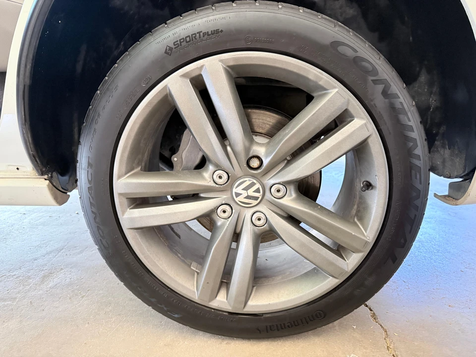 2010 Volkswagen Touareg - Image 28 of 31