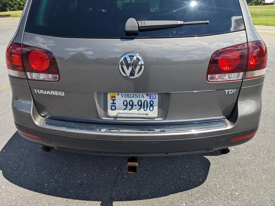 2010 Volkswagen Touareg - Image 28 of 31