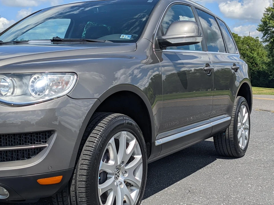 2010 Volkswagen Touareg - Image 23 of 31