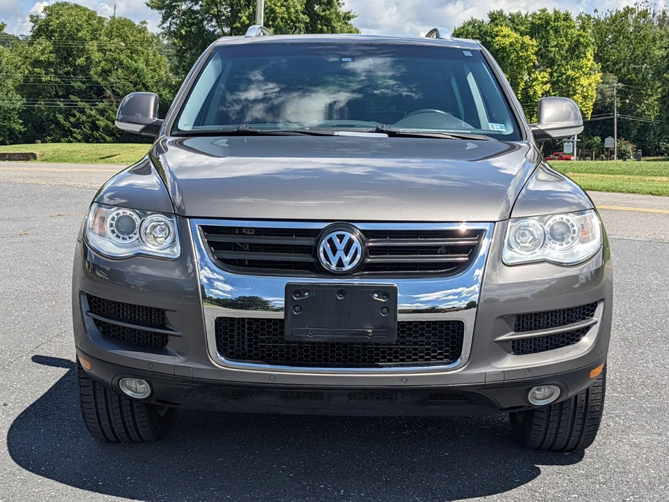 2010 Volkswagen Touareg - Image 6 of 31