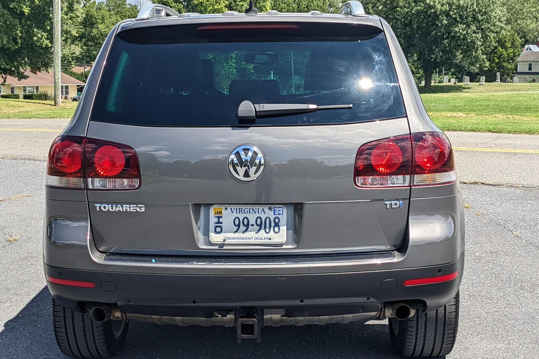 2010 Volkswagen Touareg - Image 5 of 31