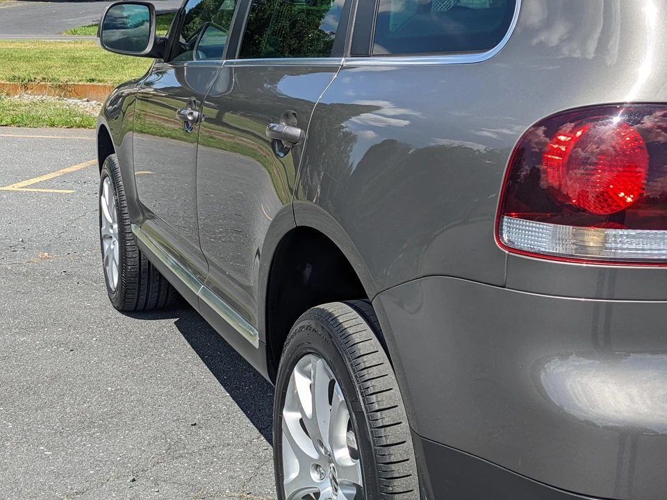 2010 Volkswagen Touareg - Image 27 of 31