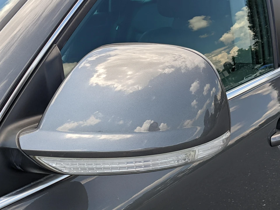 2010 Volkswagen Touareg - Image 25 of 31