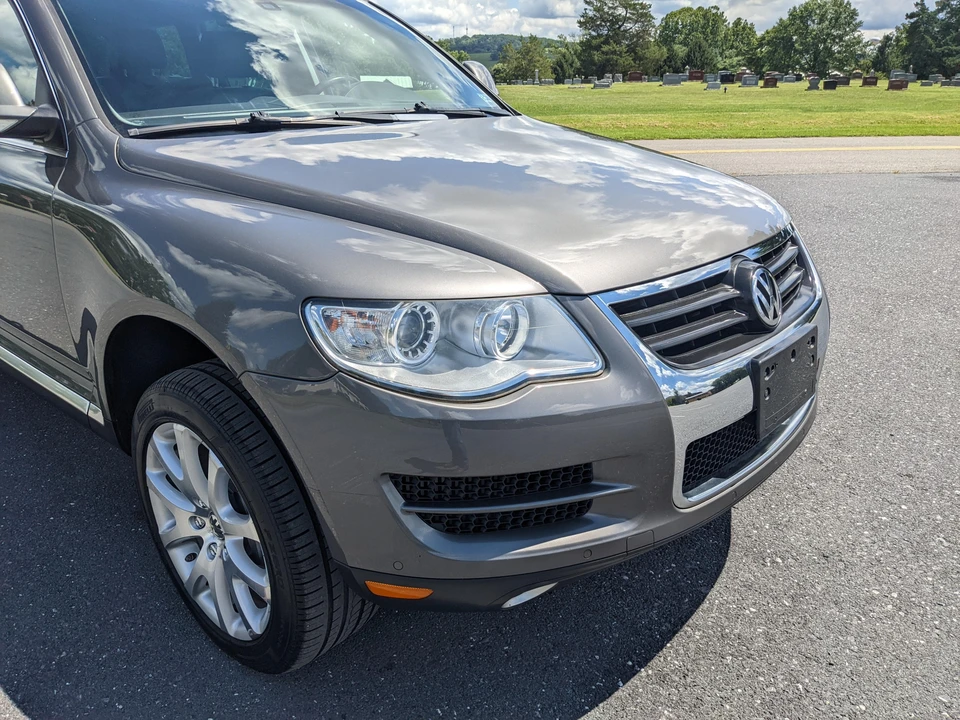 2010 Volkswagen Touareg - Image 19 of 31