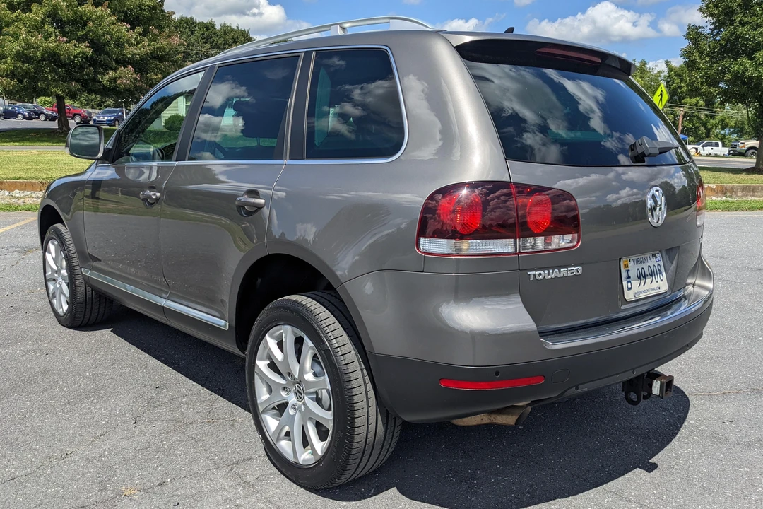 2010 Volkswagen Touareg - Image 4 of 31