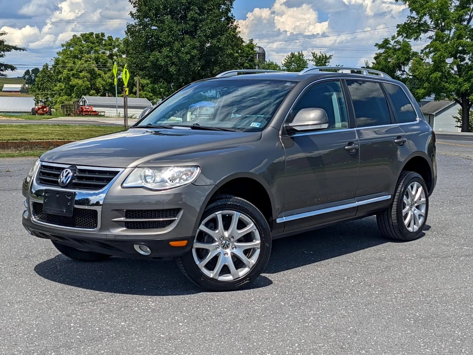 2010 Volkswagen Touareg - Image 9 of 31
