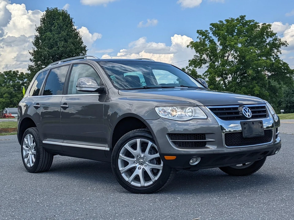 2010 Volkswagen Touareg - Image 17 of 31