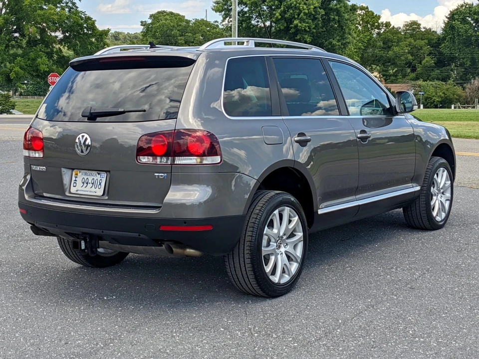 2010 Volkswagen Touareg - Image 15 of 31