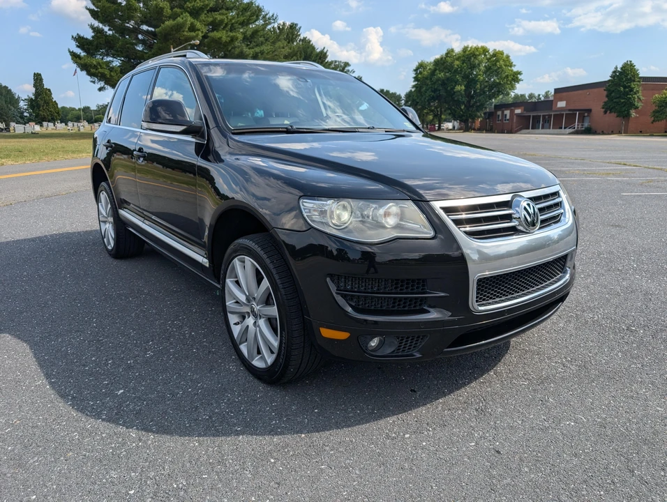 2010 Volkswagen Touareg - Image 11 of 31