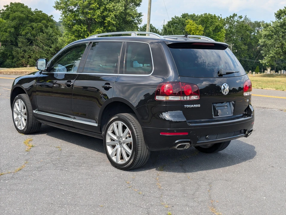 2010 Volkswagen Touareg - Image 9 of 31