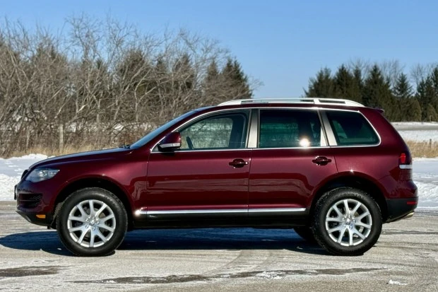 2010 Volkswagen Touareg - Image 3 of 7