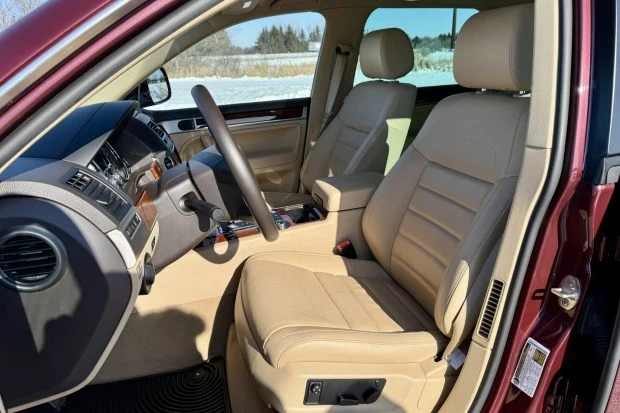 2010 Volkswagen Touareg - Image 4 of 7