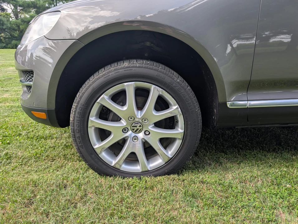 2010 Volkswagen Touareg - Image 26 of 31