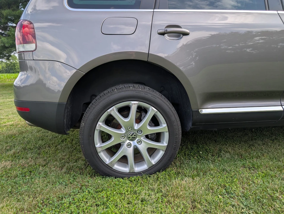2010 Volkswagen Touareg - Image 28 of 31