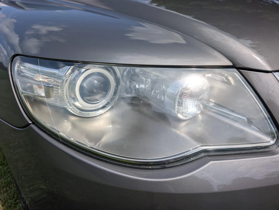 2010 Volkswagen Touareg - Image 18 of 31