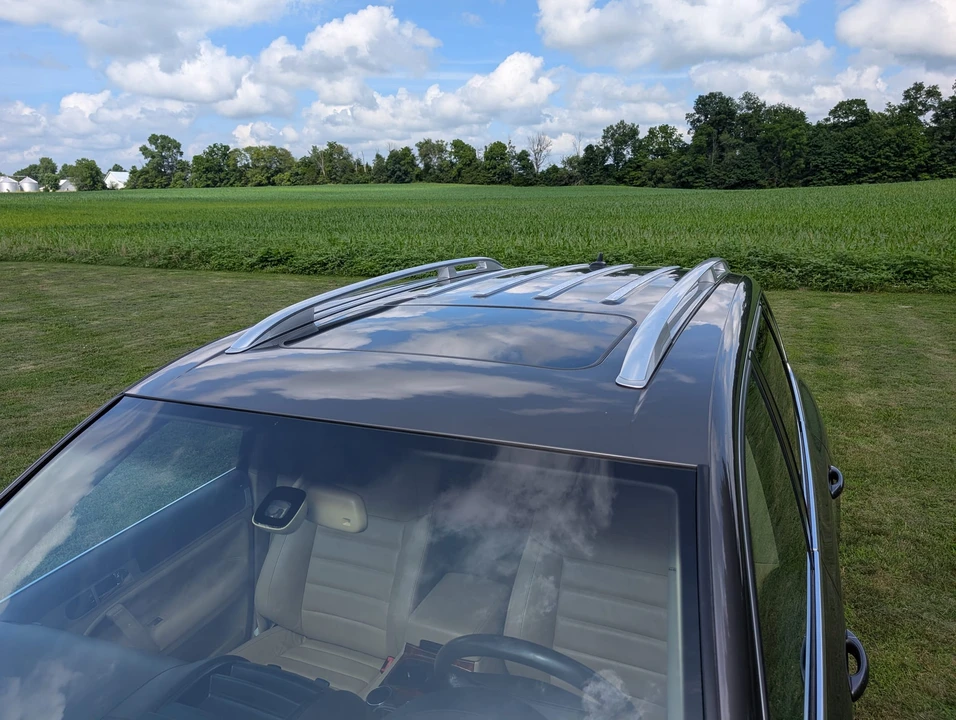 2010 Volkswagen Touareg - Image 21 of 31
