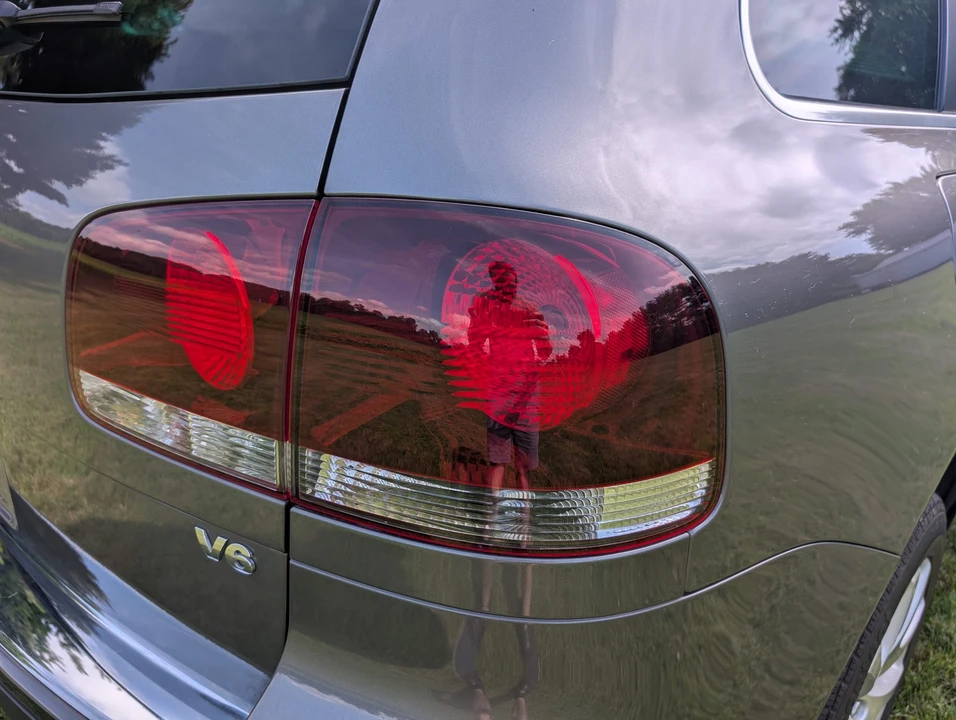 2010 Volkswagen Touareg - Image 24 of 31