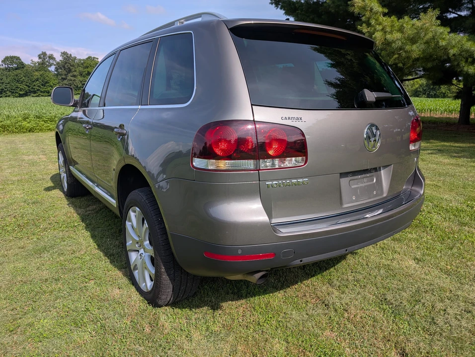 2010 Volkswagen Touareg - Image 6 of 31