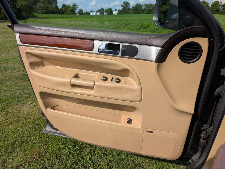 2010 Volkswagen Touareg - Image 31 of 31