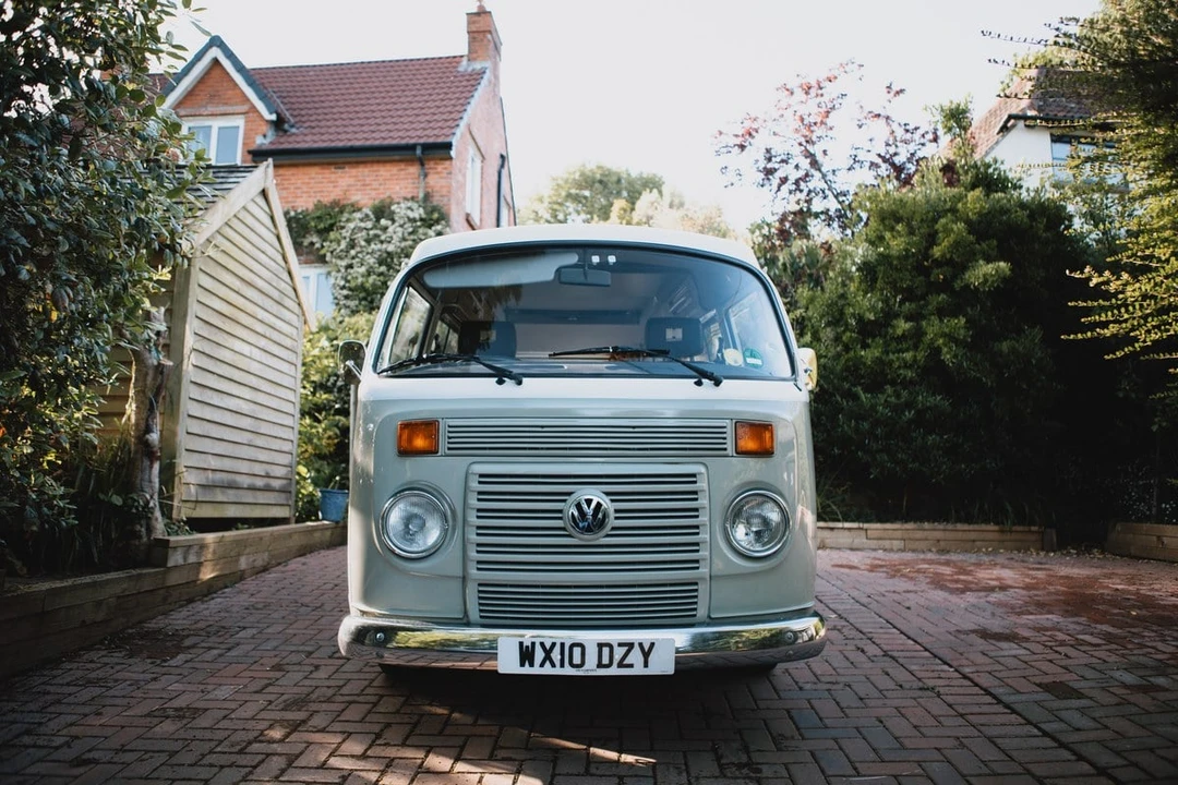 2010 Volkswagen Type 2 - Image 3 of 30