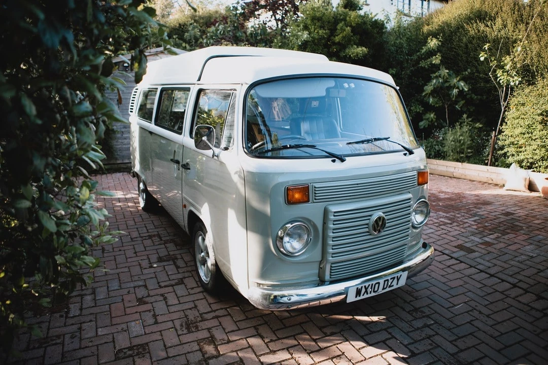 2010 Volkswagen Type 2 - Image 4 of 30