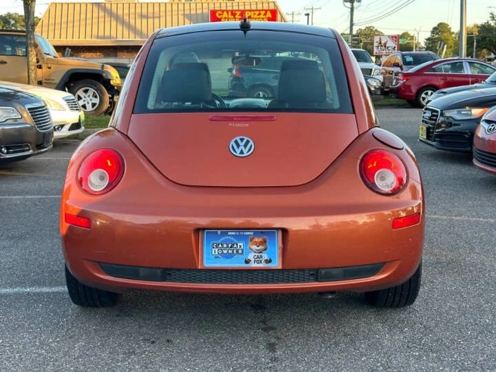 2010 Volkswagen New Beetle - Image 6 of 20