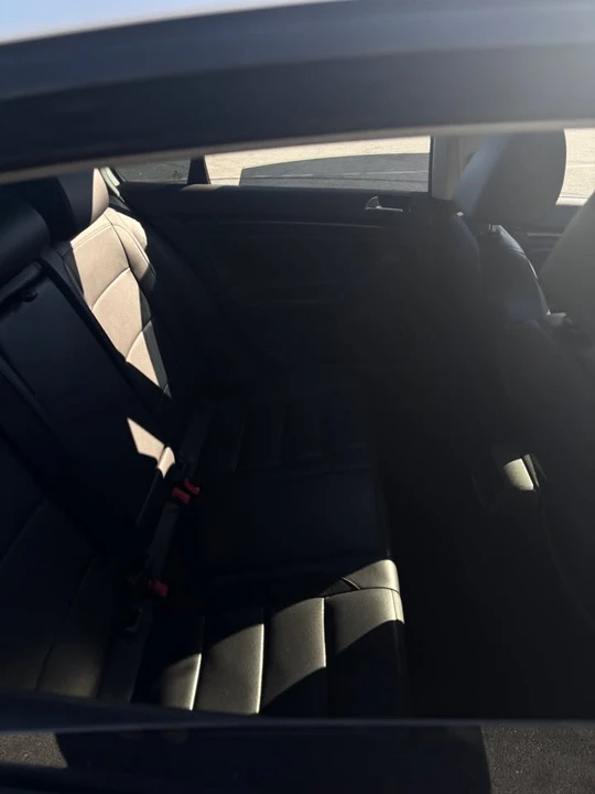 2010 Volkswagen Jetta - Image 6 of 6