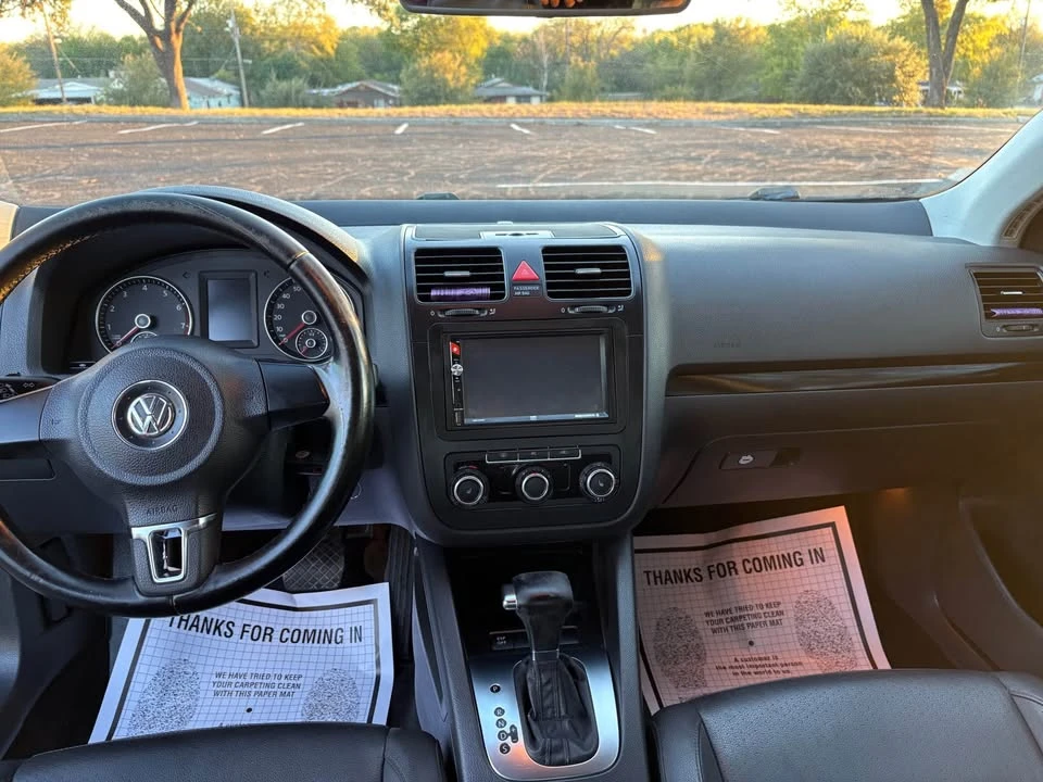 2010 Volkswagen A5 Jetta - Image 6 of 10