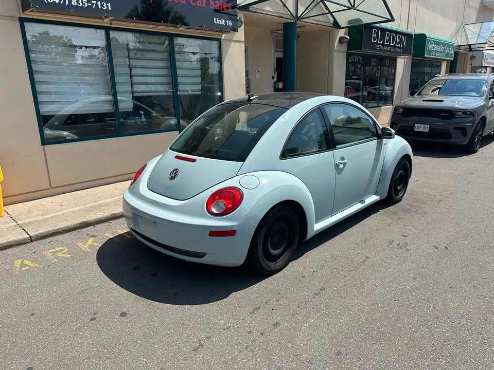 2010 Volkswagen New Beetle - Image 4 of 12
