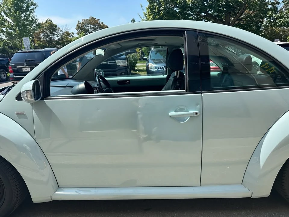 2010 Volkswagen New Beetle - Image 7 of 12