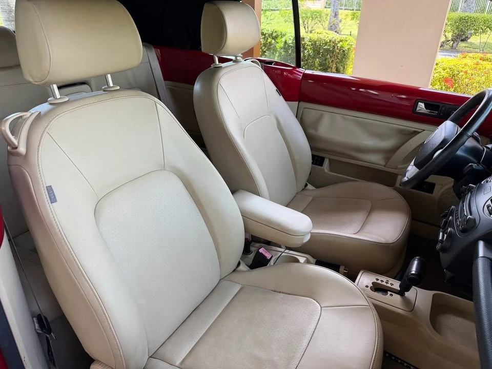 2010 Volkswagen New Beetle - Image 12 of 18