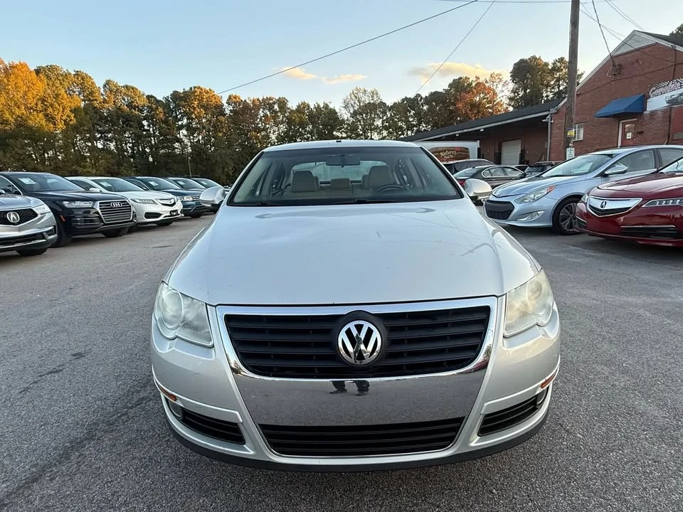 2010 Volkswagen Passat - Image 2 of 9
