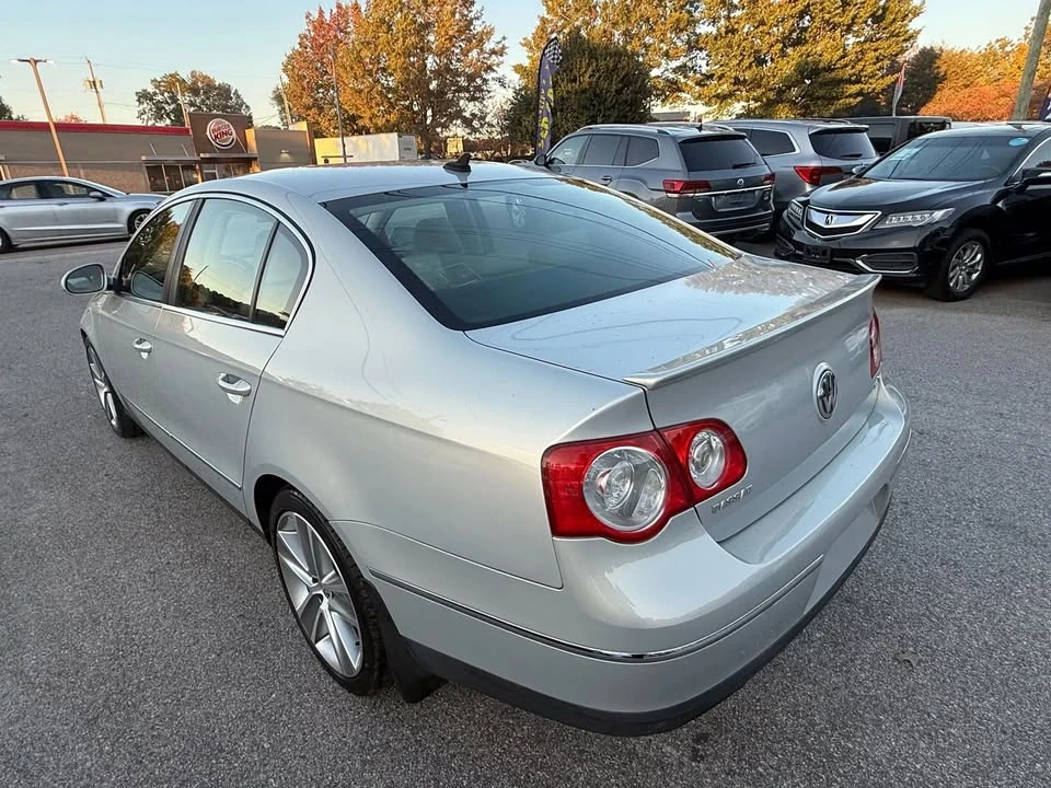 2010 Volkswagen Passat - Image 9 of 9